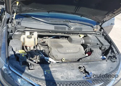 2018 Chrysler Pacifica Limited z USA, uszkodzony, nr VIN 2C4RC1GG5JR258190